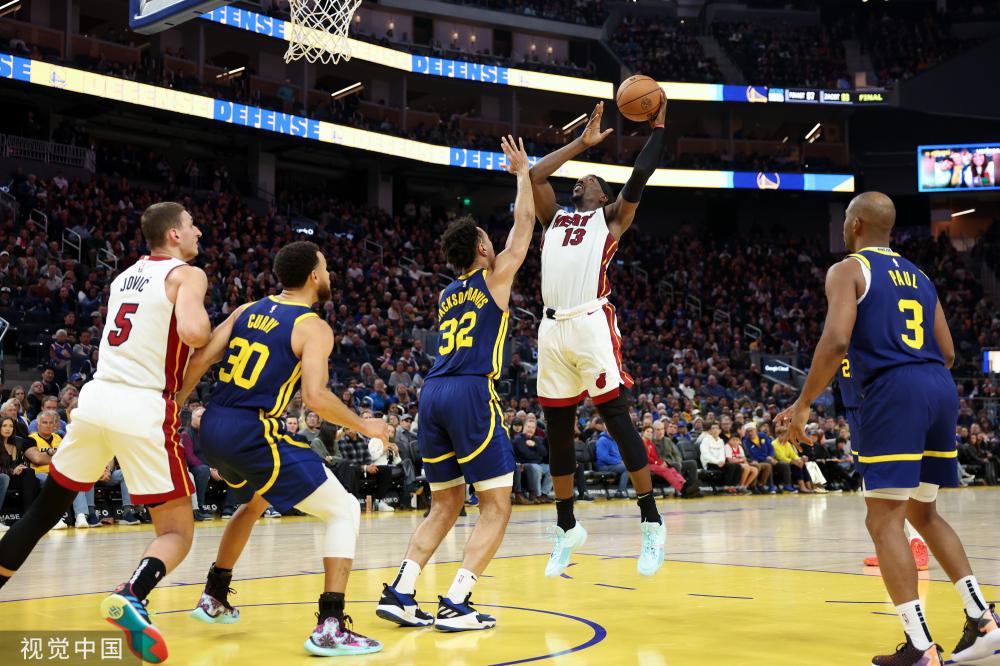 《漫威争锋》一周年庆典第2阶段盛大开启！冰月花雪全新制服上线！